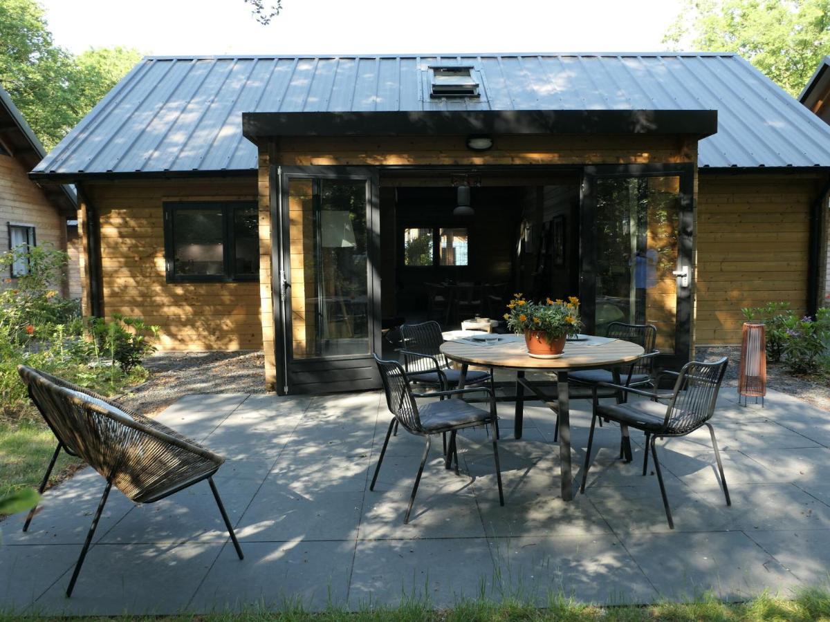 Cosy Wooden House Amid Woods In Soesterberg Utrecht Esterno foto